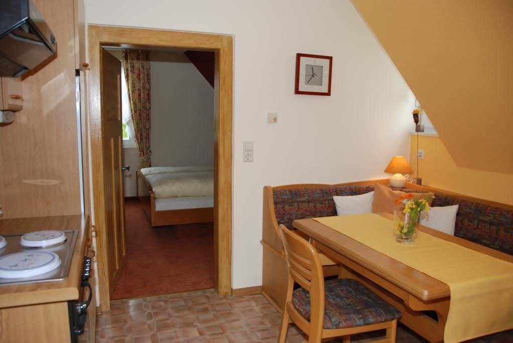 Landhotel Gasthaus Zum Pflug تسل-آم-هارمرزباخ المظهر الخارجي الصورة