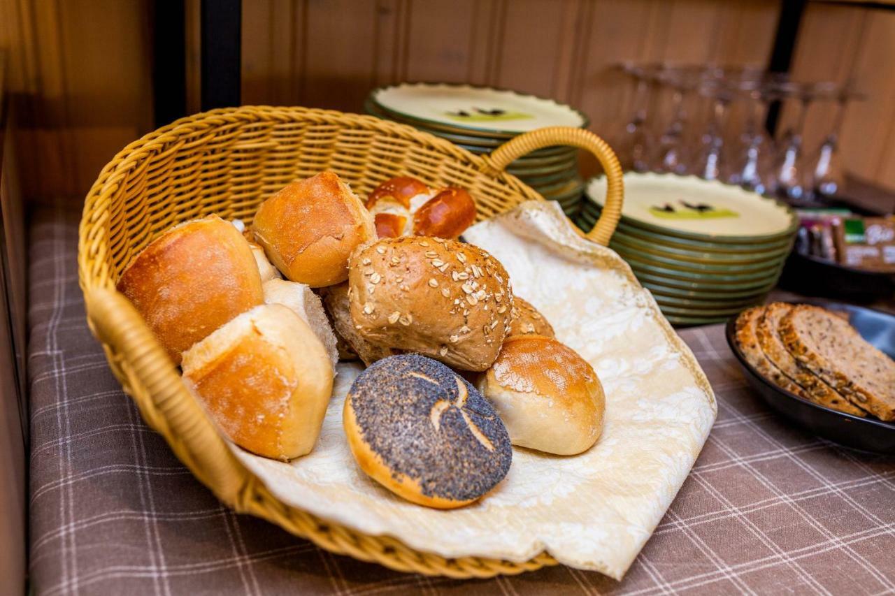Landhotel Gasthaus Zum Pflug تسل-آم-هارمرزباخ المظهر الخارجي الصورة